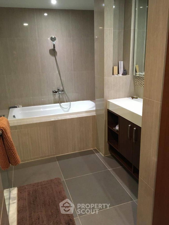 picture Pet-Friendly 3-BR 140 Sqm For Sale Down Town 49 Near BTS Phrom Phong (ID 637280) - 27/44
