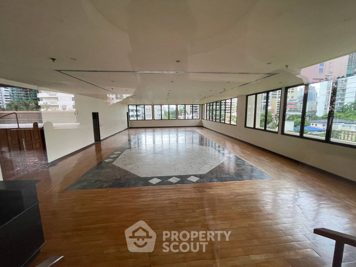 รูป คอนโดมิเนียม 5 ห้องนอน พื้นที่ 650 ตร.ม. ชั้น 22 Fairview Tower ใกล้ BTS อโศก (ID 1529055) - รูปที่ 41/48