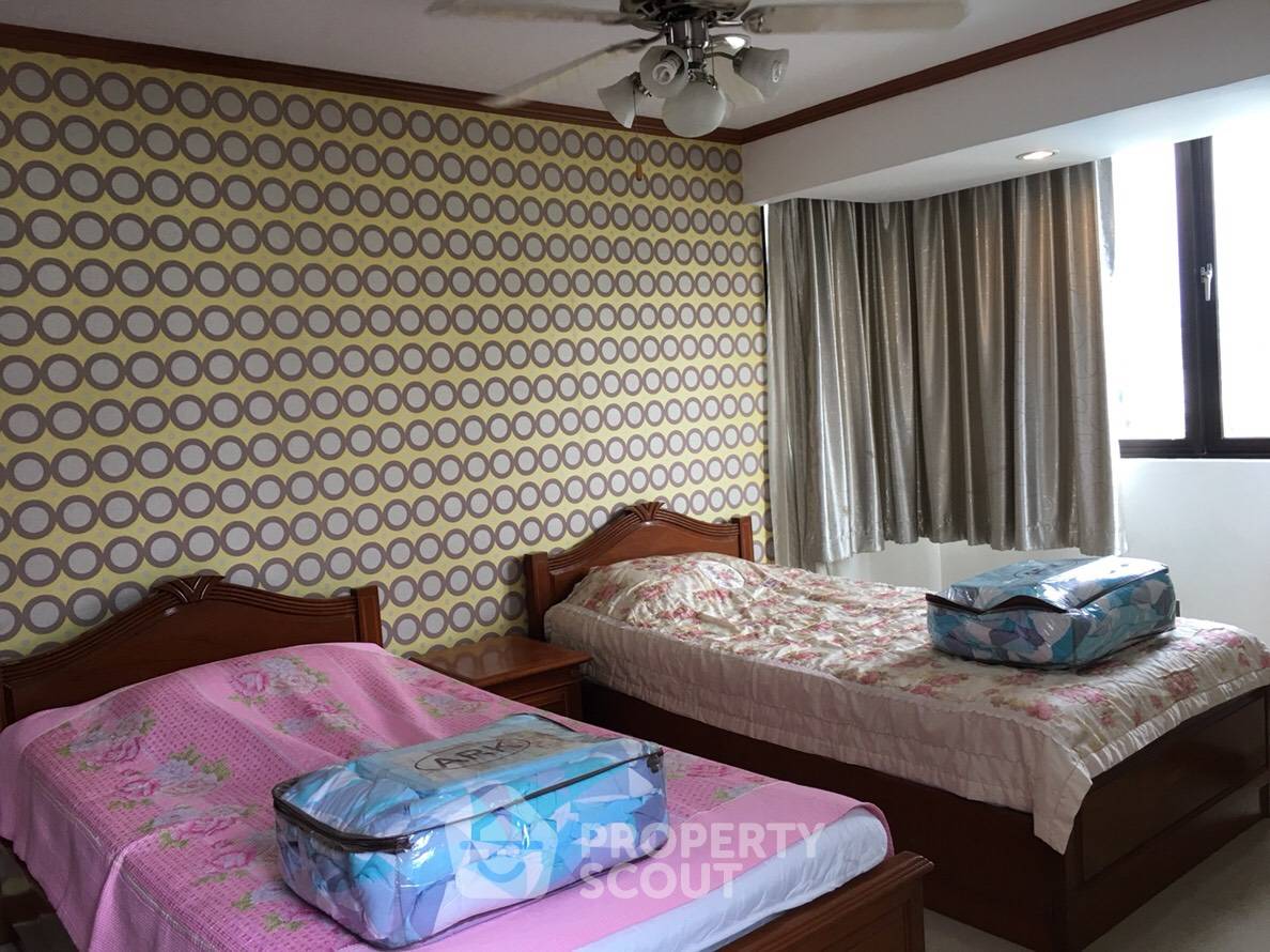 picture 2-BR Condo At Omni Tower, 12th Floor, 400m To BTS Nana (ID 556550) - 5/25