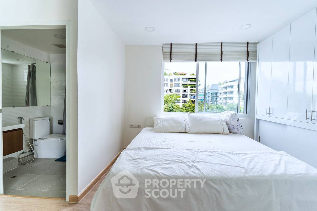picture 2-BR Condo For Rent At 39 Suites, 65 Sqm Near BTS Phrom Phong (ID 1479309) - 4/19