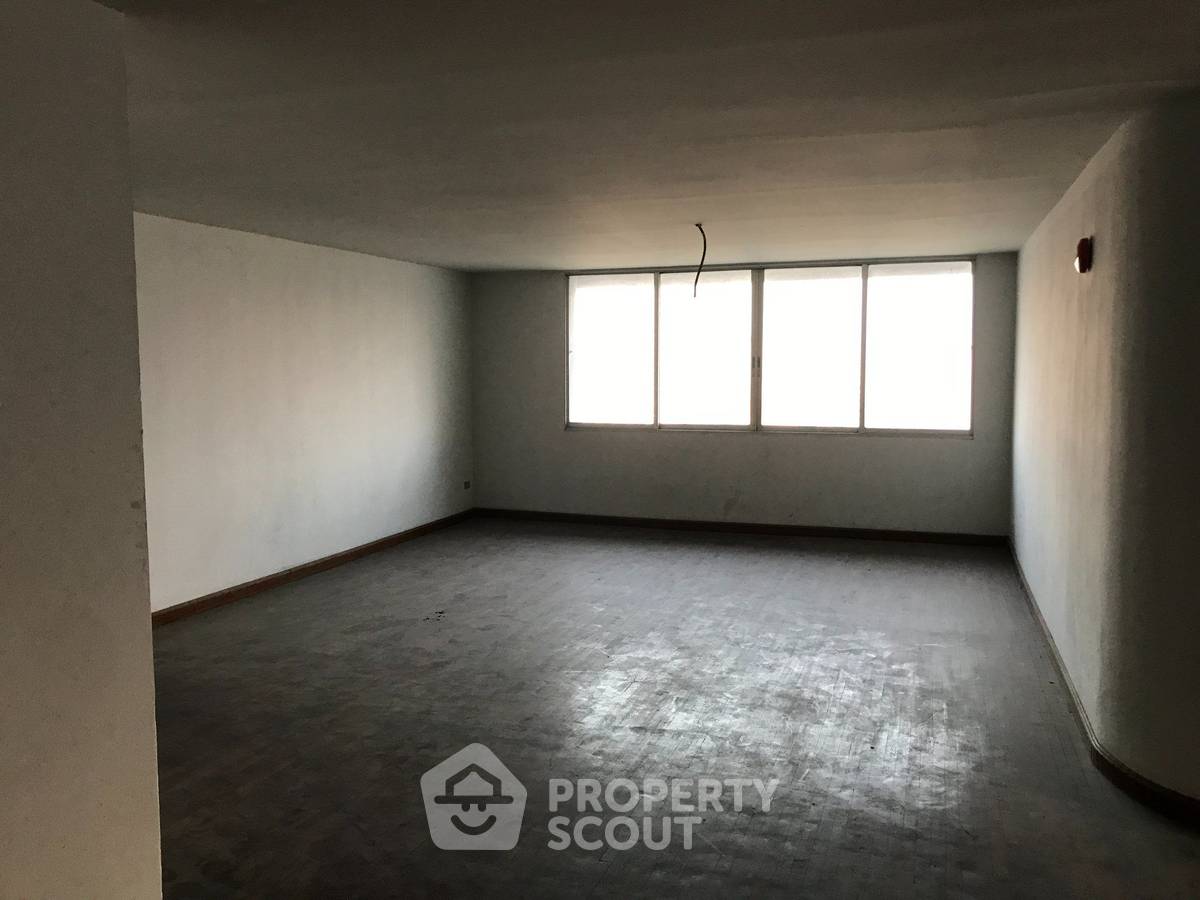 picture 3-BR 252 Sqm Condo For Sale, DS Tower 1, BTS Phrom Phong (ID 880451) - 4/6