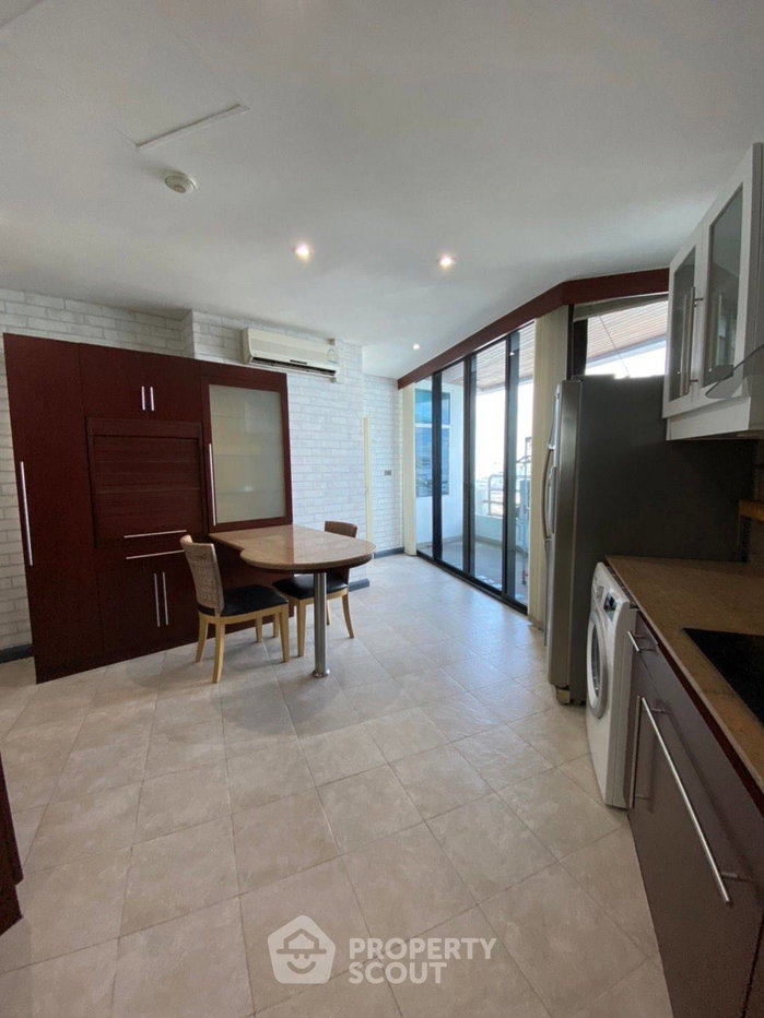 รูป คอนโด 3 ห้องนอน 312 ตร.ม. ชั้น 28 ที่ Royal River Place ใกล้บางโพงพาง (ID 708270) - รูปที่ 24/33
