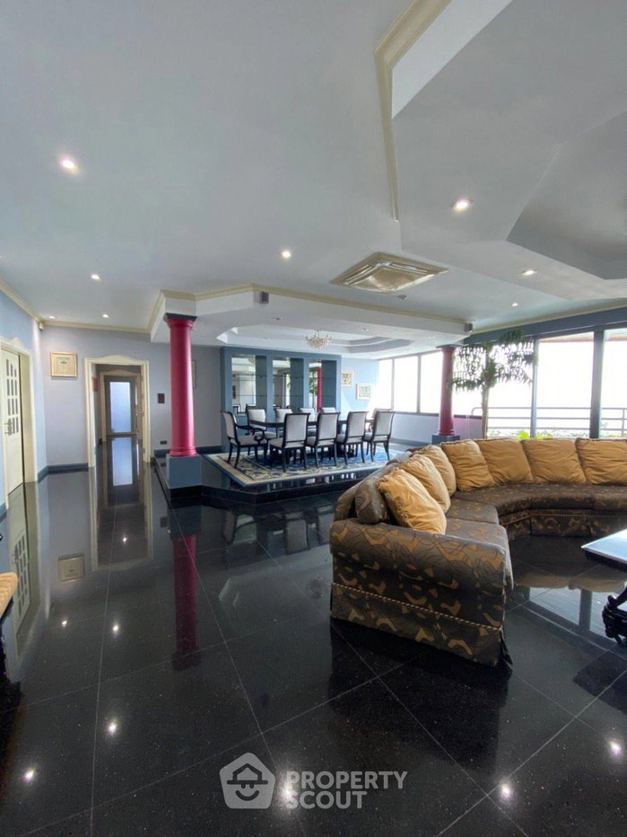 รูป คอนโด 3 ห้องนอน 312 ตร.ม. ชั้น 28 ที่ Royal River Place ใกล้บางโพงพาง (ID 708270) - รูปที่ 32/33