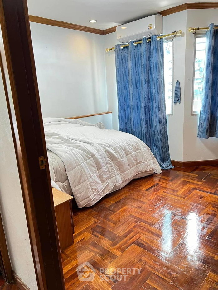 picture Pet-Friendly 2-BR Condo, 90 Sqm, Wittayu Complex Near BTS Phloen Chit (ID 1573954) - 5/32