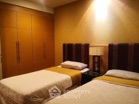 คอนโด 2 ห้องนอน ชั้น 23 ที่ Urbana Sathorn Condominium สถานี BTS Sala Daeng (ID 882009)