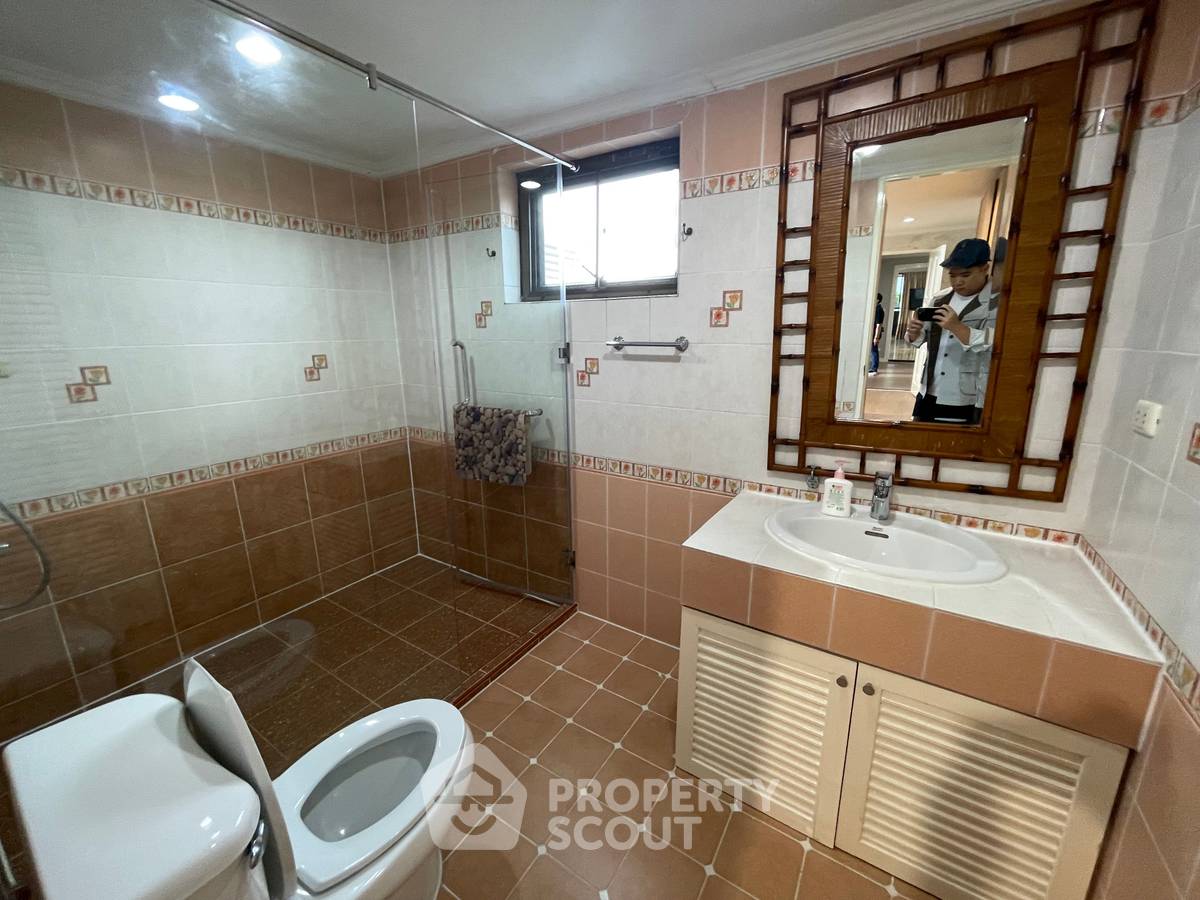 รูป คอนโดมิเนียม 5 ห้องนอน พื้นที่ 650 ตร.ม. ชั้น 22 Fairview Tower ใกล้ BTS อโศก (ID 1529055) - รูปที่ 29/48
