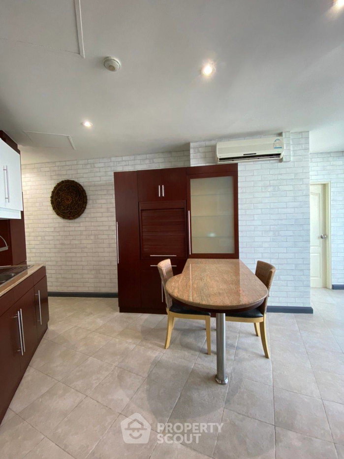 รูป คอนโด 3 ห้องนอน 312 ตร.ม. ชั้น 28 ที่ Royal River Place ใกล้บางโพงพาง (ID 708270) - รูปที่ 13/33