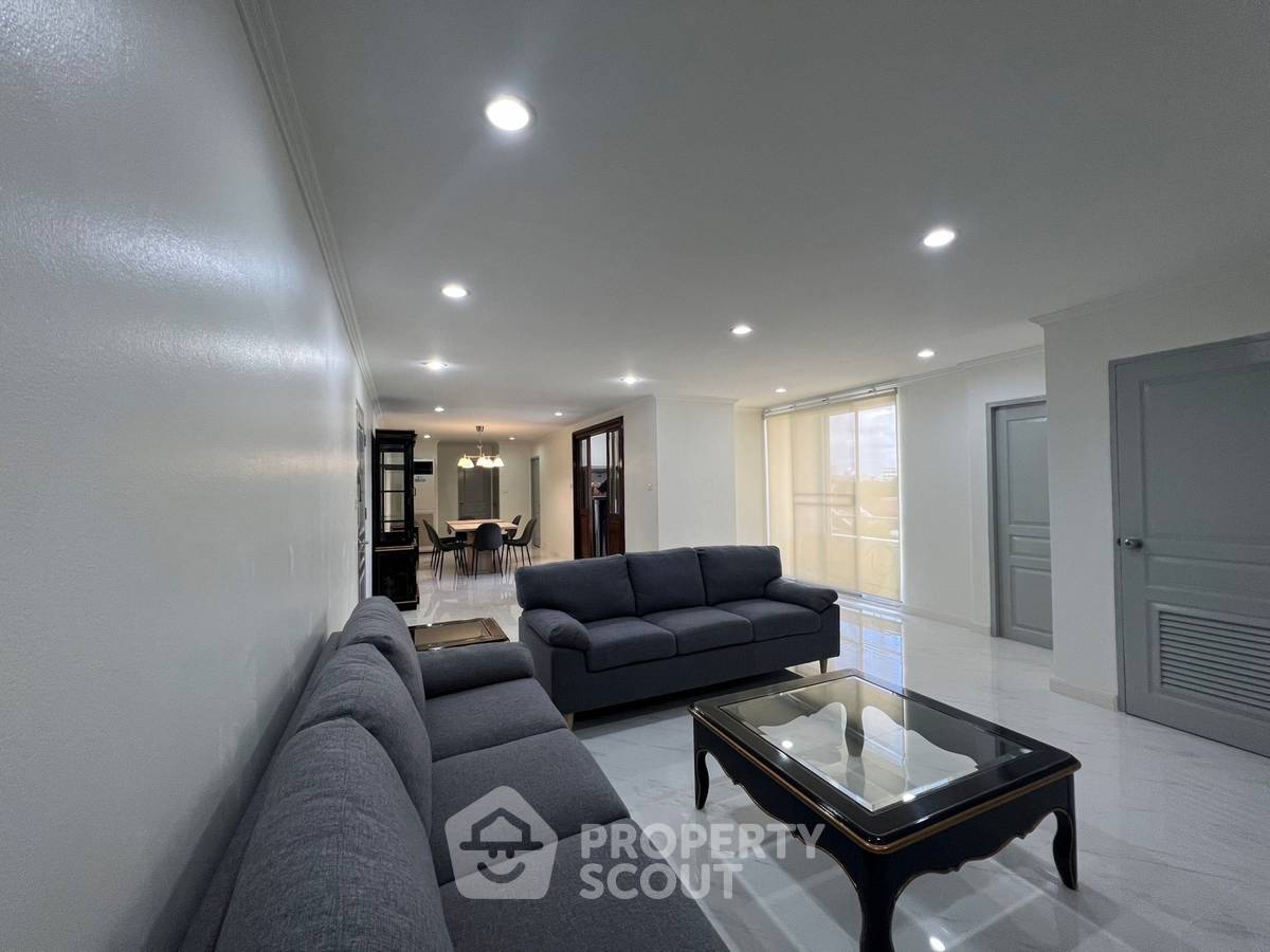 picture 3-BR Condo For Rent At 39 Suites Near BTS Phrom Phong (ID 1501144) - 3/10