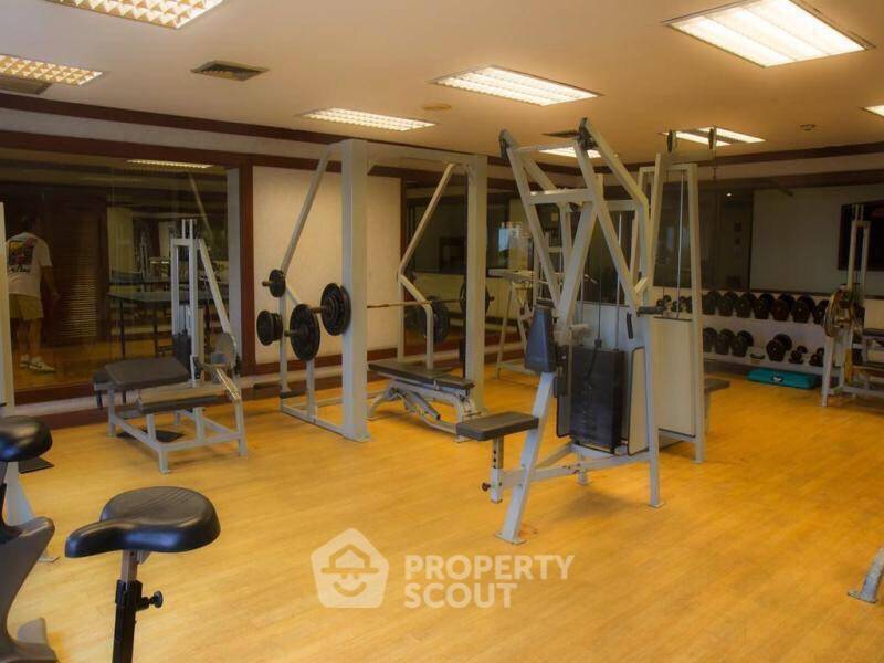 picture 2-BR Condo At Omni Tower, 12th Floor, 400m To BTS Nana (ID 556550) - 3/25