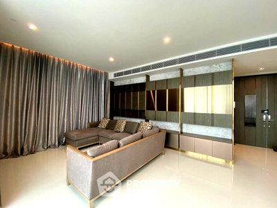 ขายคอนโด : ชั้น 35 คอนโด 3 ห้องนอน 202 ตร.ม. Q1 Sukhumvit ใกล้ BTS Nana 20 ม. (ID 939365)