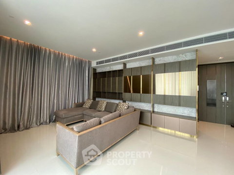 ชั้น 35 คอนโด 3 ห้องนอน 202 ตร.ม. Q1 Sukhumvit ใกล้ BTS Nana 20 ม. (ID 939365)