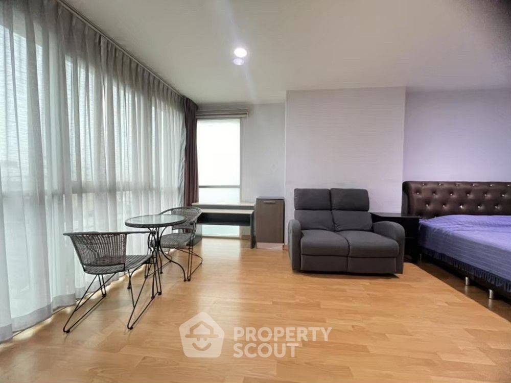 picture 200m To BTS Saint Louis | 1-BR St. Louis Grand Terrace (ID 785581) - 1/8