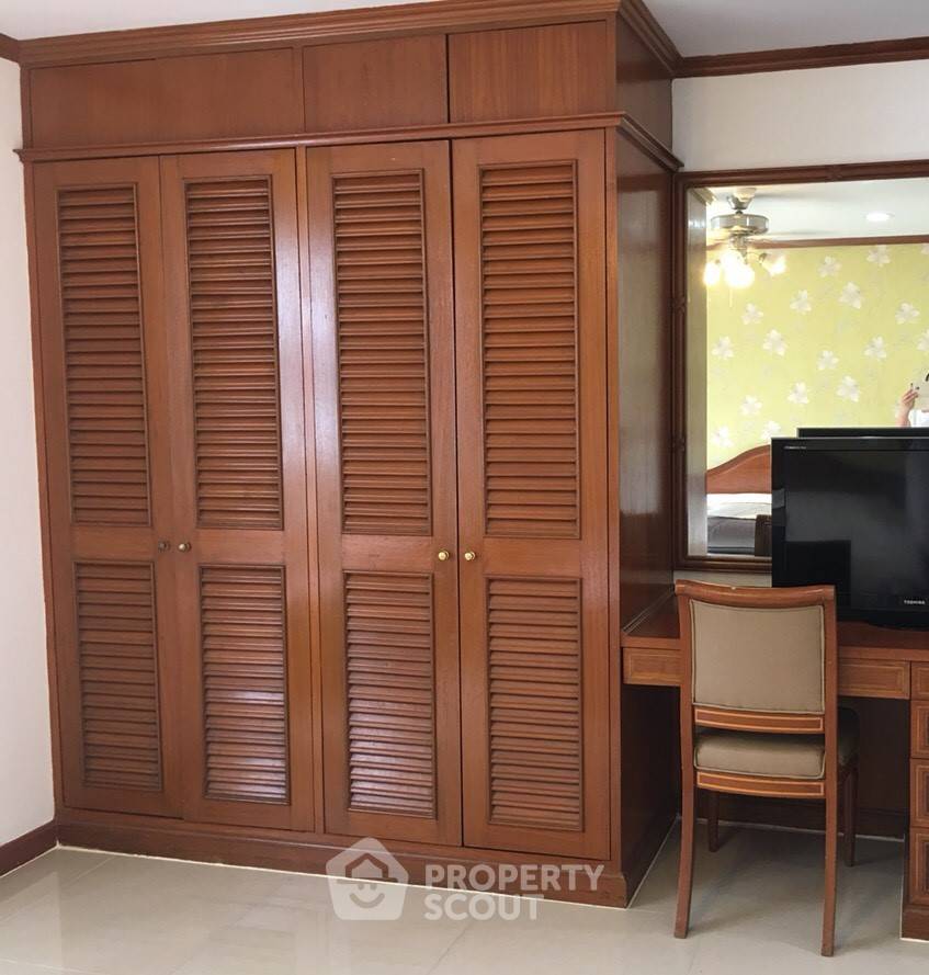 picture 2-BR Condo At Omni Tower, 12th Floor, 400m To BTS Nana (ID 556550) - 4/25