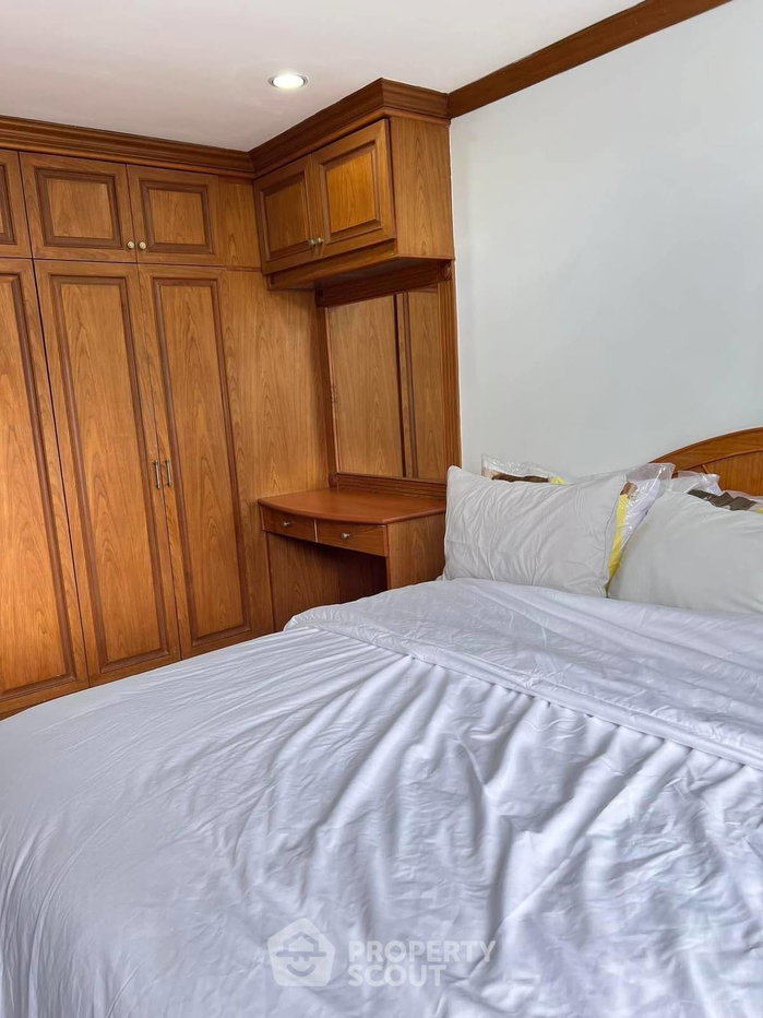 picture Pet-Friendly 2-BR Condo, 90 Sqm, Wittayu Complex Near BTS Phloen Chit (ID 1573954) - 1/32