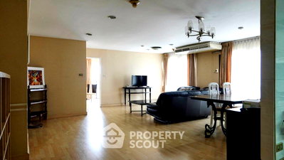 คอนโดให้เช่า : คอนโด 2 ห้องนอน ขนาด 145 ตร.ม. Richmond Palace Condominium ใกล้ BTS พร้อมพงษ์ (ID 977576)