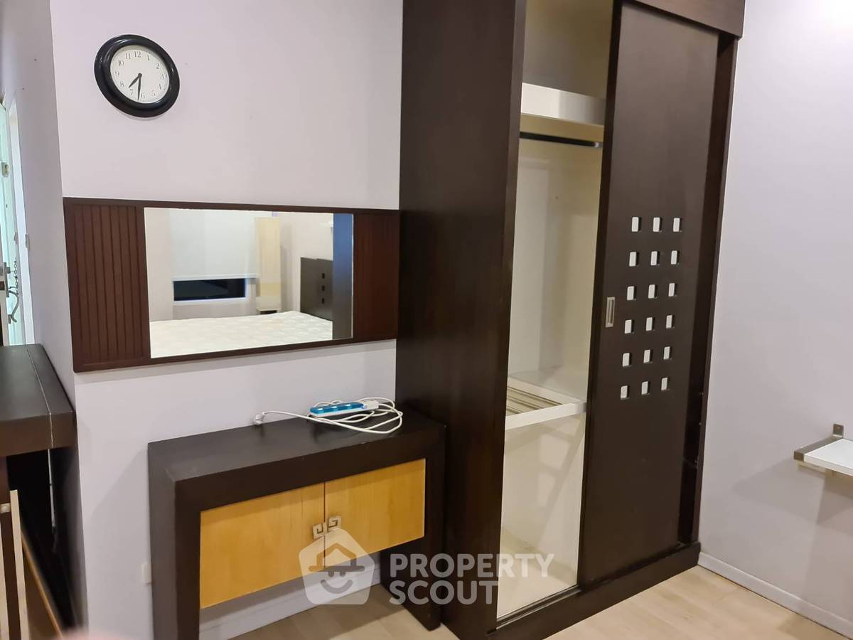 รูป คอนโด 1 ห้องนอน 32 ตร.ม. ชั้น 8 ที่บ้านศิริสาทร ใกล้ MRT คลองเตย (ID 1002130) - รูปที่ 11/16