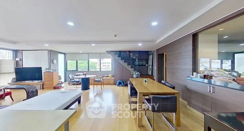 คอนโด 3 ห้องนอน 180 ตร.ม. เฟรนด์ลี่สัตว์เลี้ยง ที่ W8 Thองlor 25 ใกล้ทองหล่อ (ID 2064376)