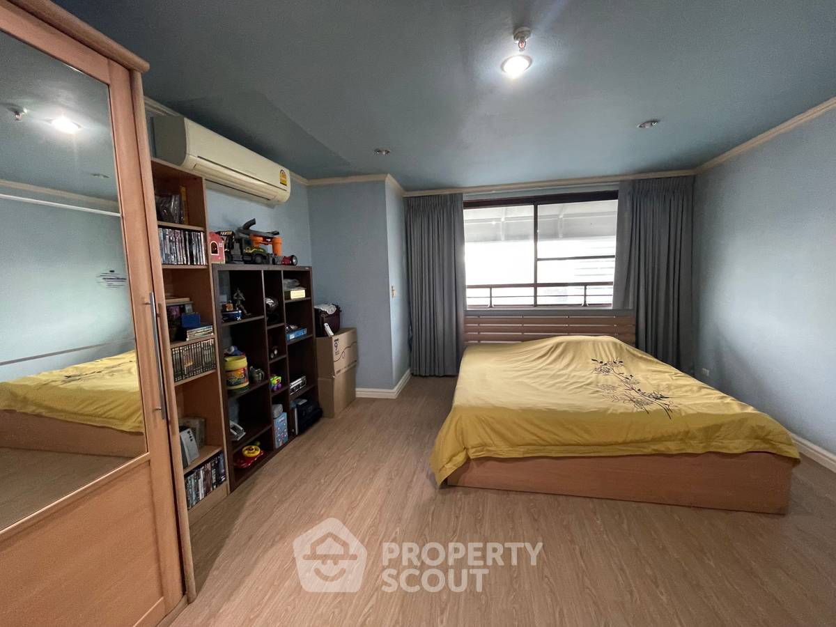 รูป คอนโดมิเนียม 5 ห้องนอน พื้นที่ 650 ตร.ม. ชั้น 22 Fairview Tower ใกล้ BTS อโศก (ID 1529055) - รูปที่ 33/48