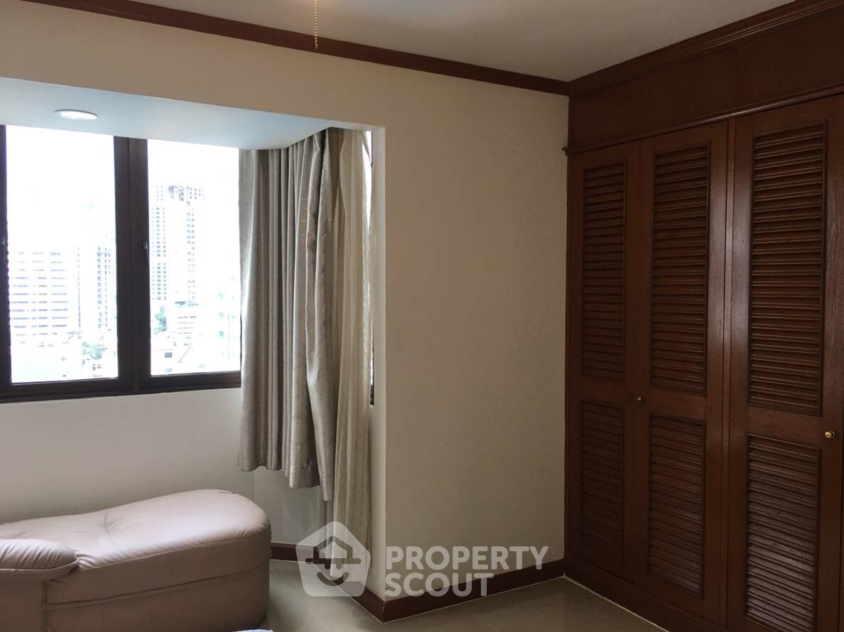 picture 2-BR Condo At Omni Tower, 12th Floor, 400m To BTS Nana (ID 556550) - 13/25