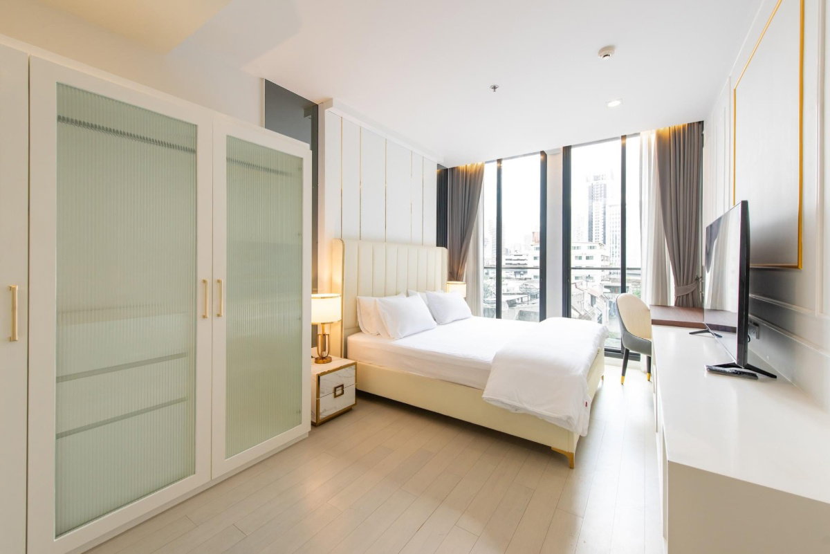 รูป ❖ Luxury style ❖ ชั้น 00+ 58.00 ตร.ม. | 1 ห้องนอน 1 ห้องน้ำ | คอนโดมี Skywalk เชื่อมเข้า BTS เพลินจิต, Central Embassy - รูปที่ 1/13