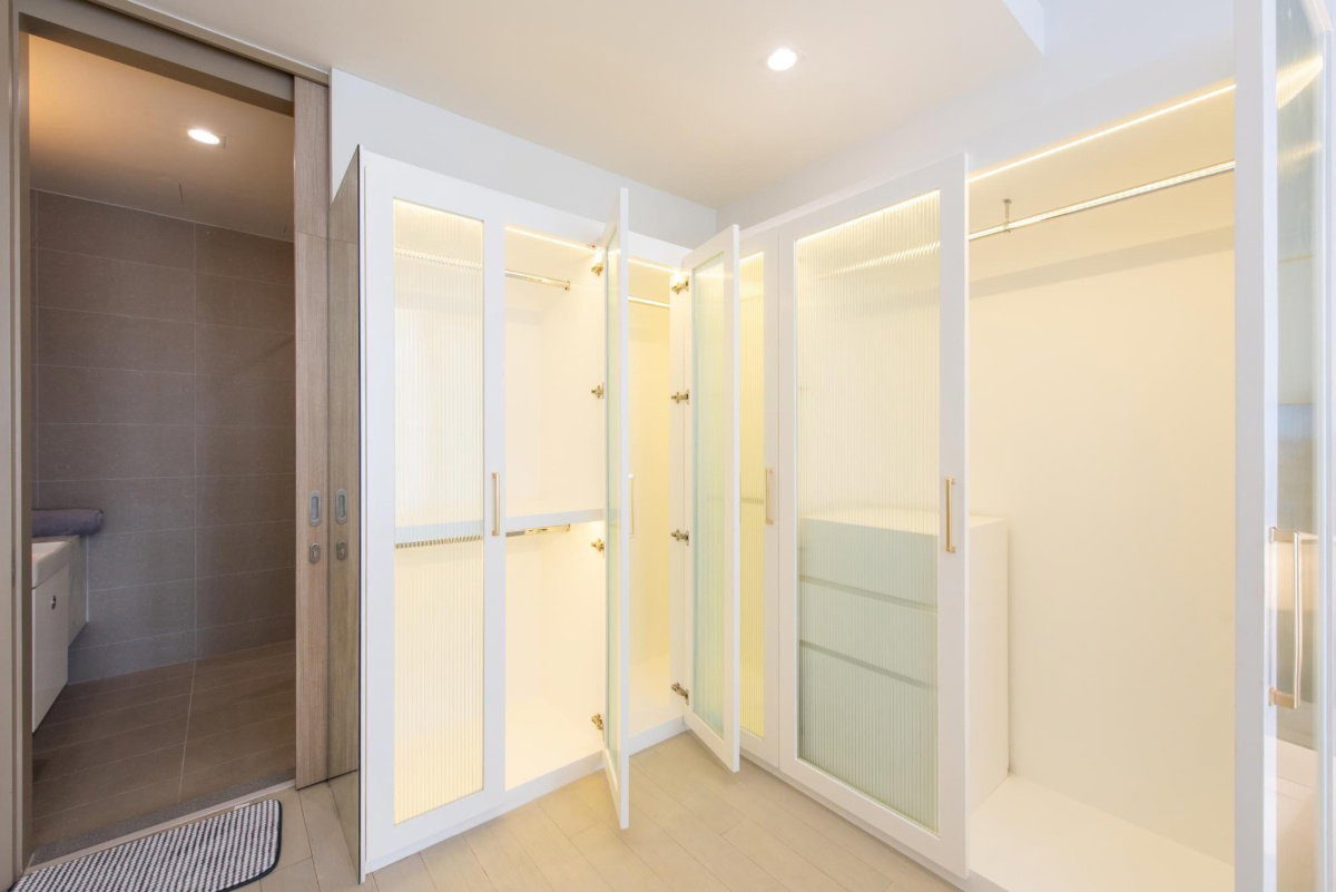 รูป ❖ Luxury style ❖ ชั้น 00+ 58.00 ตร.ม. | 1 ห้องนอน 1 ห้องน้ำ | คอนโดมี Skywalk เชื่อมเข้า BTS เพลินจิต, Central Embassy - รูปที่ 8/13