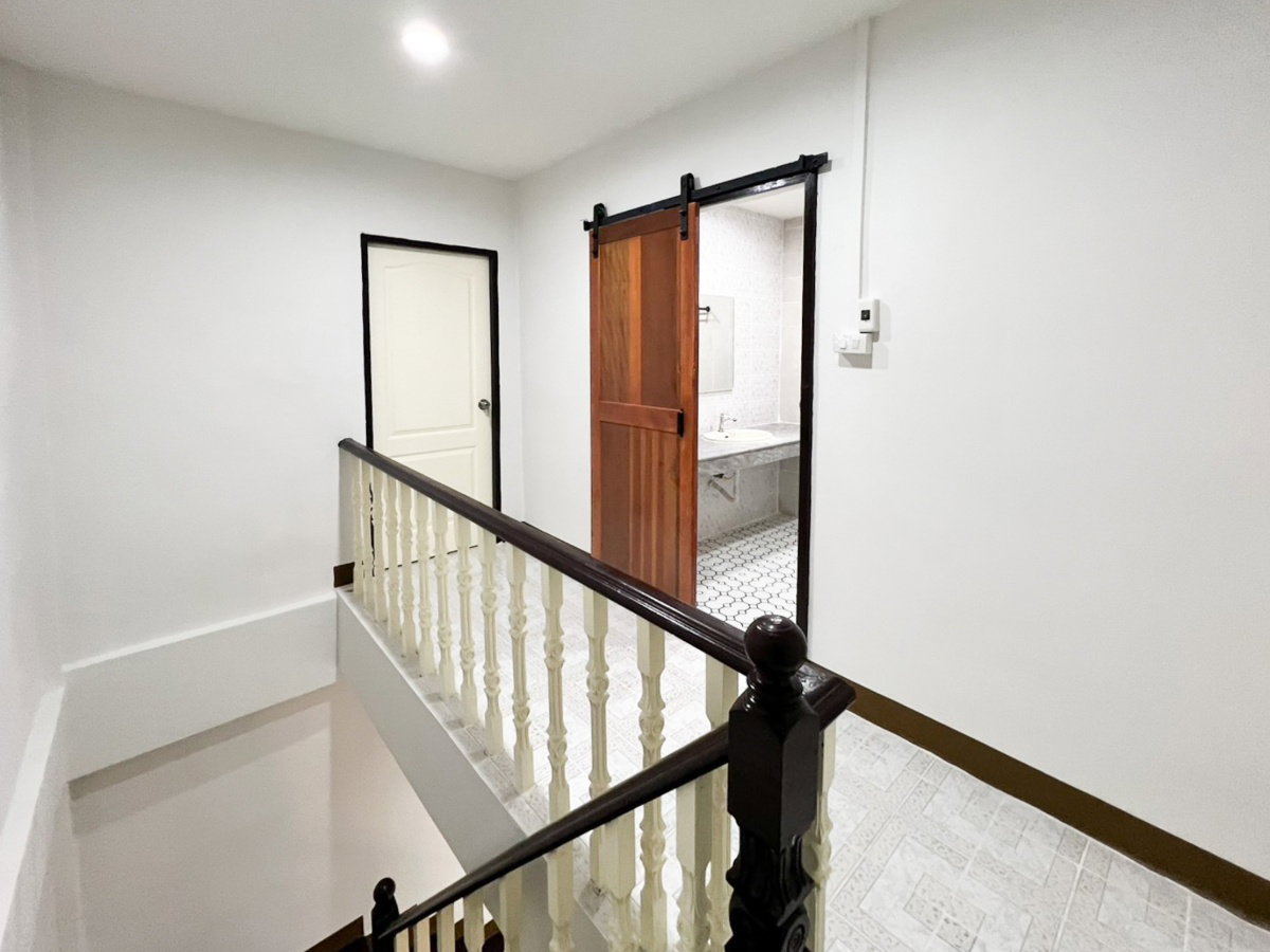 รูป 🏡 S233 [ขาย] ทาวน์เฮาส์รีโนเวทใหม่ทั้งหลัง หมู่บ้านฉัตรมณี 2 พุทธมณฑลสาย 4 เพียง 1.99 ล้านบาท - รูปที่ 5/15
