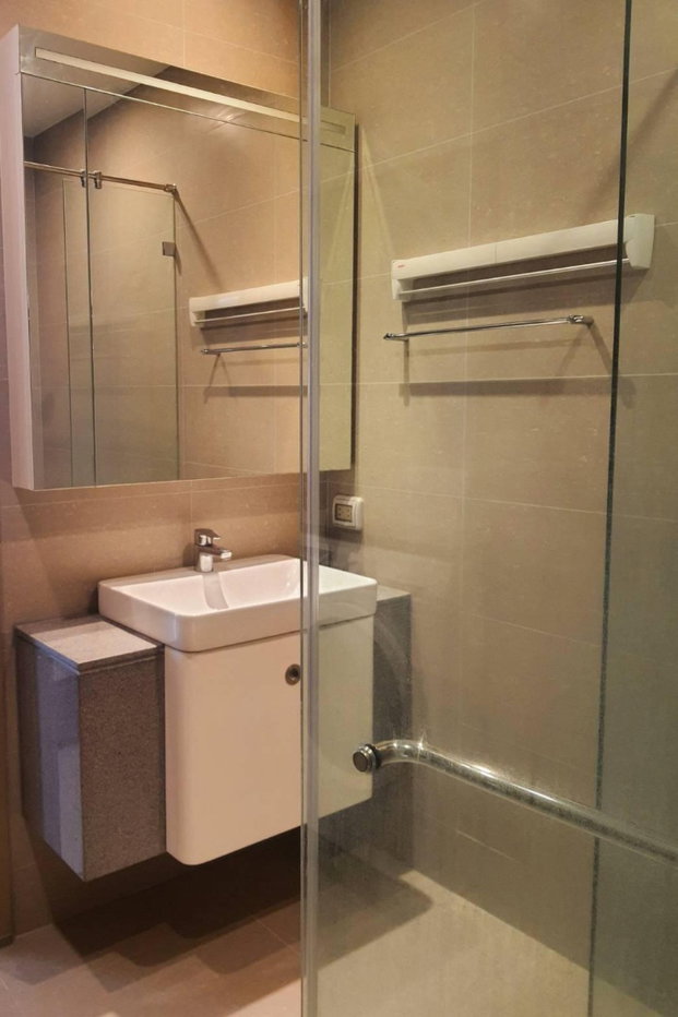 รูป ♦ Nice Decoration ♦ ตึก C ชั้น 10+ Clear view | 45 ตร.ม. 1 ห้องนอน | คอนโดมี Skywalk เชื่อมเข้า BTS เพลินจิตและCentral Embassy - รูปที่ 8/11