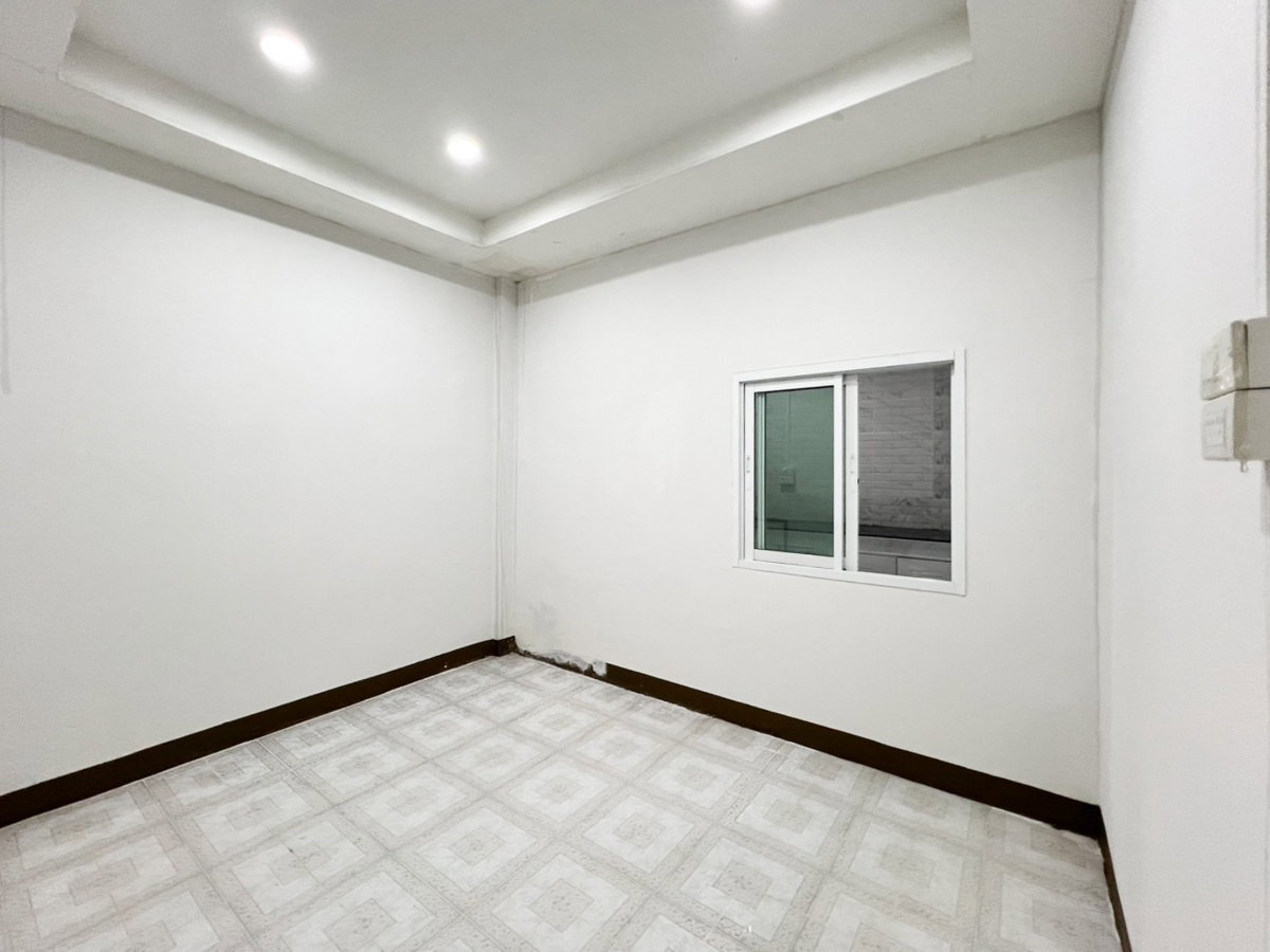 รูป 🏡 S233 [ขาย] ทาวน์เฮาส์รีโนเวทใหม่ทั้งหลัง หมู่บ้านฉัตรมณี 2 พุทธมณฑลสาย 4 เพียง 1.99 ล้านบาท - รูปที่ 8/15