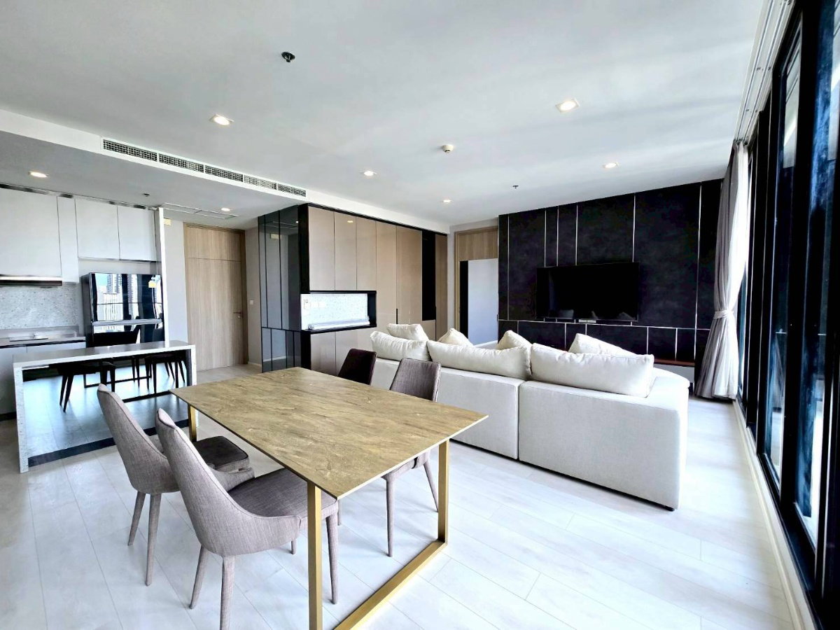 รูป ♤ Rare Unit ♤ ชั้น 15+ พื้นที่ใช้สอย 117.00 ตร.ม. | 2 ห้องนอน 2 ห้องน้ำ | คอนโดมีSkywalk เชื่อมเข้า BTS เพลินจิตและ Central Embassy - รูปที่ 2/20