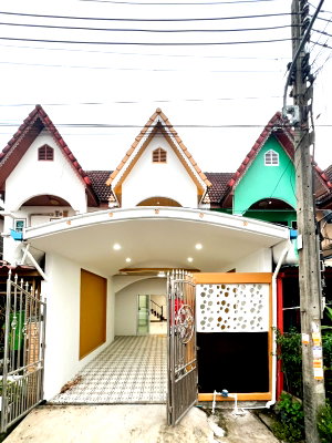 ทาวน์โฮม สามพราน นครปฐม : 🏡 S233 [ขาย] ทาวน์เฮาส์รีโนเวทใหม่ทั้งหลัง หมู่บ้านฉัตรมณี 2 พุทธมณฑลสาย 4 เพียง 1.99 ล้านบาท