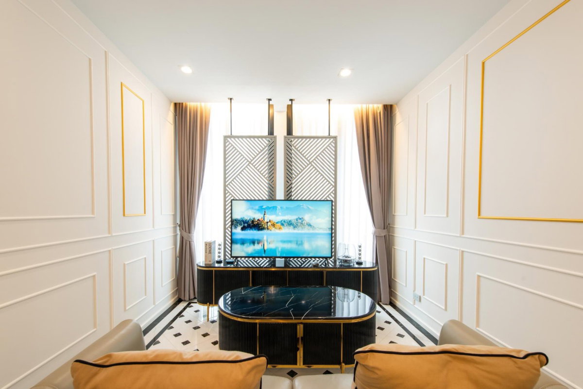 รูป ❖ Luxury style ❖ ชั้น 00+ 58.00 ตร.ม. | 1 ห้องนอน 1 ห้องน้ำ | คอนโดมี Skywalk เชื่อมเข้า BTS เพลินจิต, Central Embassy - รูปที่ 10/13