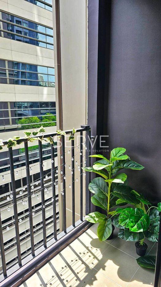 รูป 🔥1นอน ห้องใหม่ แต่งหรู เฟอร์จัดเต็ม ฟรี WIfi เครื่องใช้ไฟฟ้าครบ คอนโดทำเลดีมากในย่านรัชดา ใกล้ MRT พระราม 9 @ NUE District R9 - รูปที่ 3/8