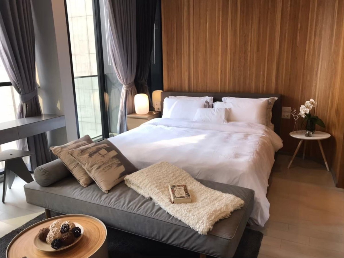 รูป ♦ Rare Unit ♦ ตึก B ชั้น 15+ | 48.00 ตร.ม. 1 ห้องนอน | คอนโดมี Skywalk เชื่อมเข้า BTS เพลินจิต, Central Embassy - รูปที่ 12/18