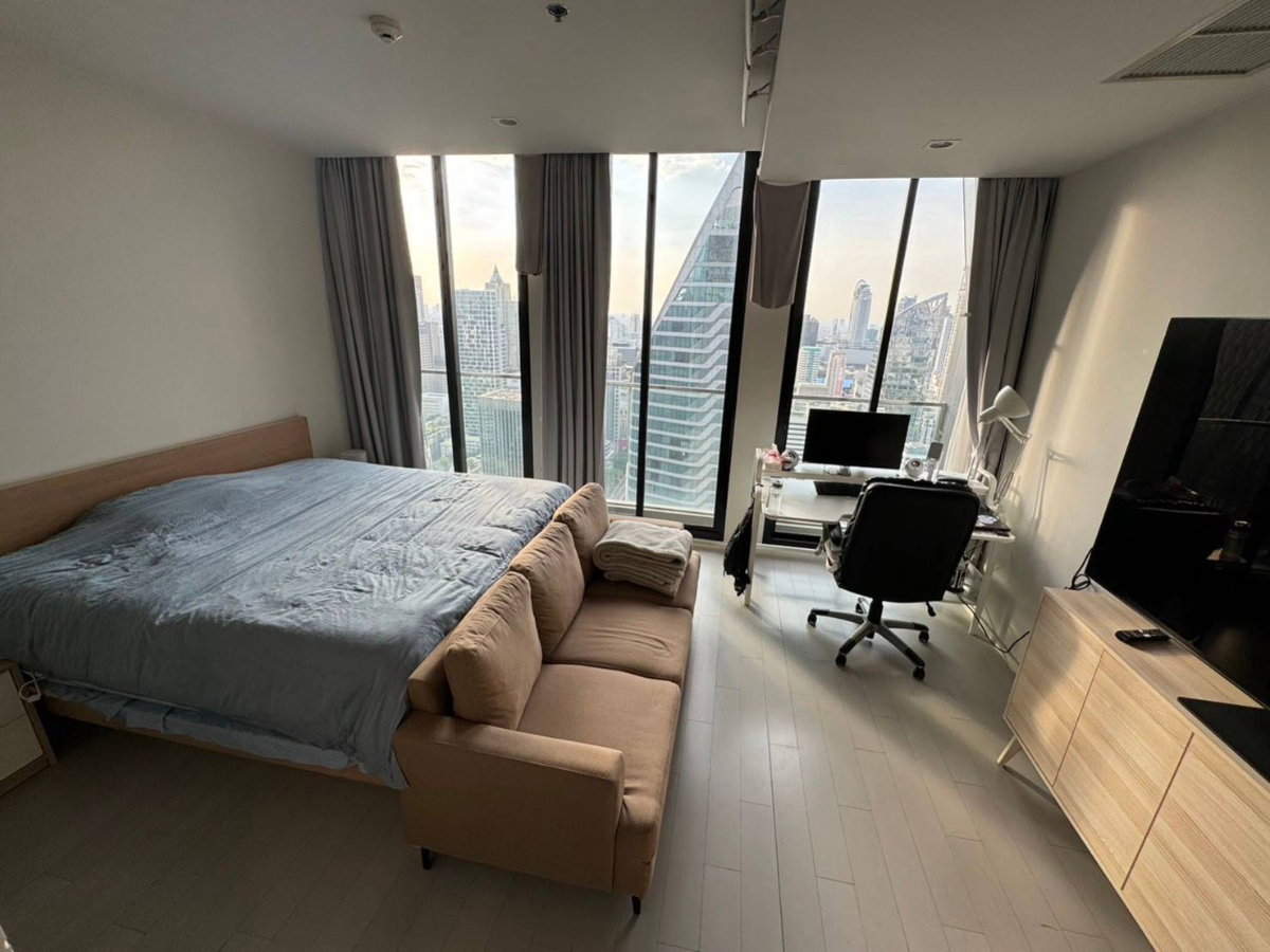 รูป ● High Floor ● ตึก C ชั้น 35+ | 48.90 ตร.ม. 1 ห้องนอน | คอนโดมีSkywalk เชื่อมเข้า BTS เพลินจิตและCentral Embassy - รูปที่ 1/7