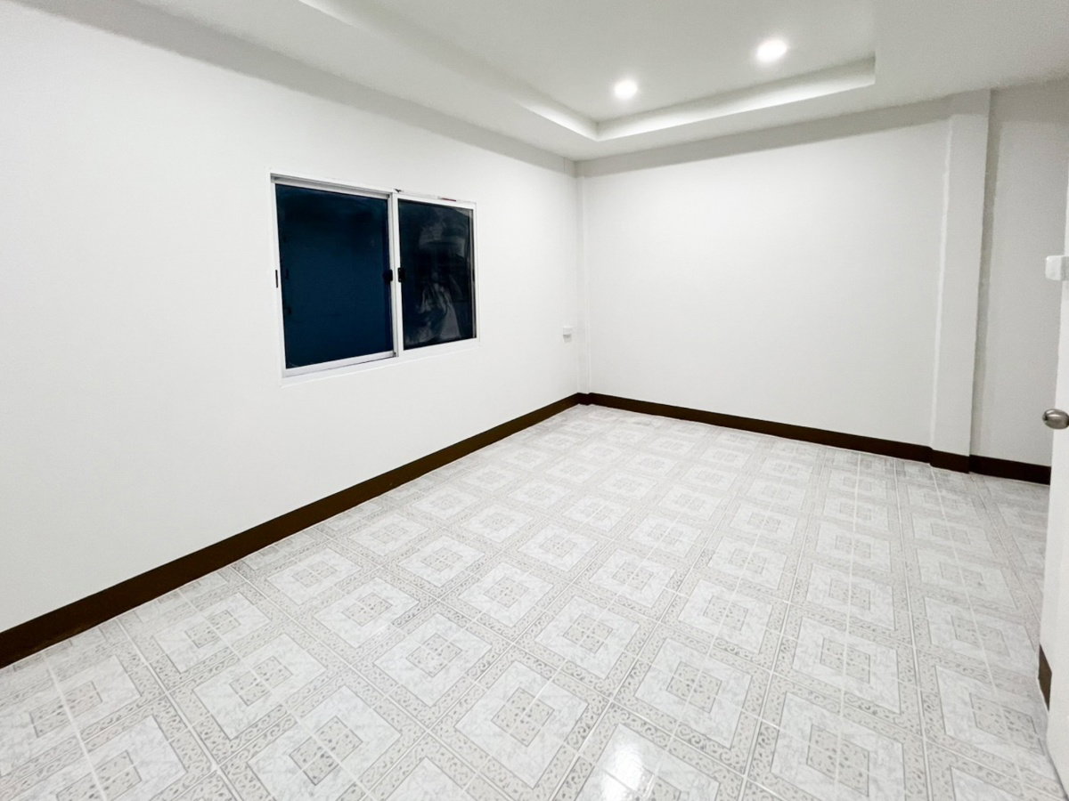 รูป 🏡 S233 [ขาย] ทาวน์เฮาส์รีโนเวทใหม่ทั้งหลัง หมู่บ้านฉัตรมณี 2 พุทธมณฑลสาย 4 เพียง 1.99 ล้านบาท - รูปที่ 12/15