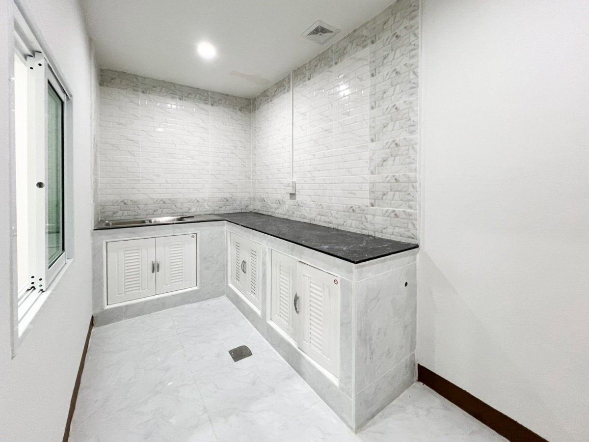 รูป 🏡 S233 [ขาย] ทาวน์เฮาส์รีโนเวทใหม่ทั้งหลัง หมู่บ้านฉัตรมณี 2 พุทธมณฑลสาย 4 เพียง 1.99 ล้านบาท - รูปที่ 9/15