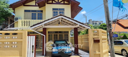 บ้าน 3 ห้องนอน ให้เช่า ลาซาล ใกล้บางนา สัตว์เลี้ยงได้ (ID 2196708)