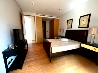 คอนโดให้เช่า : Saladaeng Residences【 𝐑𝐄𝐍𝐓】🔥ห้องสวยลุควินเทจโมเดิร์น คุมโทนไม้เข้ม ผสมผสานงานดีไซน์คลาสสิค🔥 ติดต่อไลน์ไอดี: @hacondo