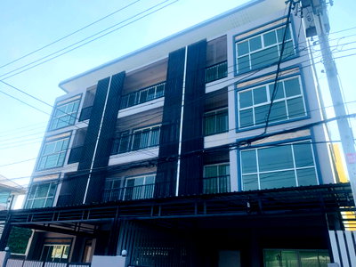Townhouses for sale Bangkok : P0024 Sale! Spacious 4-Story Townhome in the Heart of Sukhumvit