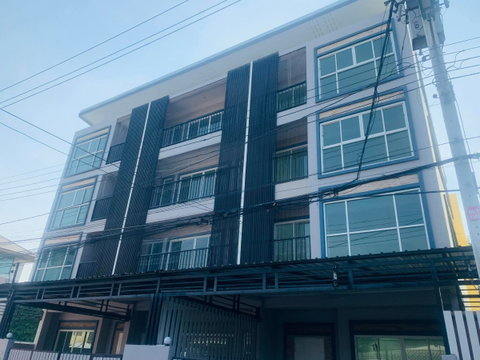 P0024 ขาย! ทาวน์โฮม 4 ชั้น ใจกลางสุขุมวิท พร้อมพื้นที่ใช้สอยกว้างขวาง
