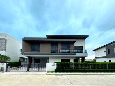 บ้านเดี่ยว สนามบินสุวรรณภูมิ : 🍊 ขายบ้านเดี่ยว Venue Id มอเตอร์เวย์ พระราม 9 ของ SC Asset ขนาด 75 ตรว. 6 นอน 6 น้ำ สนใจนัดดูบ้านที่ 0955498236
