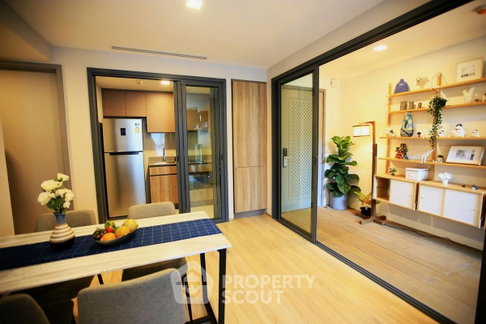 คอนโด 2 ห้องนอน Taka Haus Ekamai 12 ใกล้ BTS เอกมัย (ID 888964)