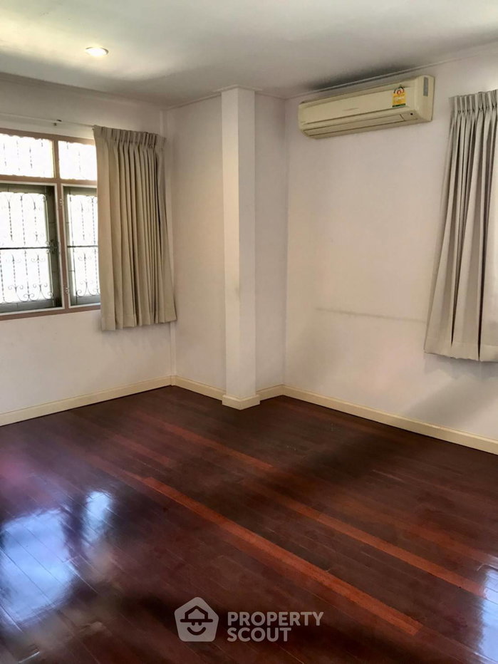 รูป บ้าน 4 ห้องนอน ขาย ใกล้ BTS อารี (พื้นที่ 320 ตร.ม.) เลี้ยงสัตว์ได้ (ID 2044767) - รูปที่ 11/11