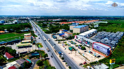 Shophouses for sale Hi-tech Industrial Estate   : 7 shophouses for sale cheap, area 114.7 sq.w., usable 1,500+, on the main road Rojana Ayutthaya Bang Pa-in!!