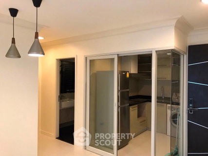 2-BR Condo At The Crest Sukhumvit 24, 400m To BTS Phrom Phong (ID 1579884)