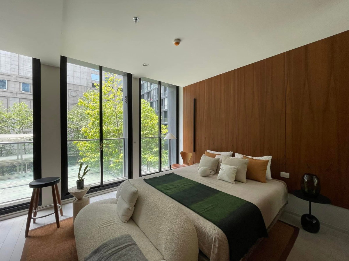 รูป ● Prime Location ● ตึก A ชั้น 10+ | 1 ห้องนอน 50.00 ตร.ม. | คอนโดมี Skywalk เชื่อมเข้า BTS เพลินจิต, Central Embassy - รูปที่ 2/6