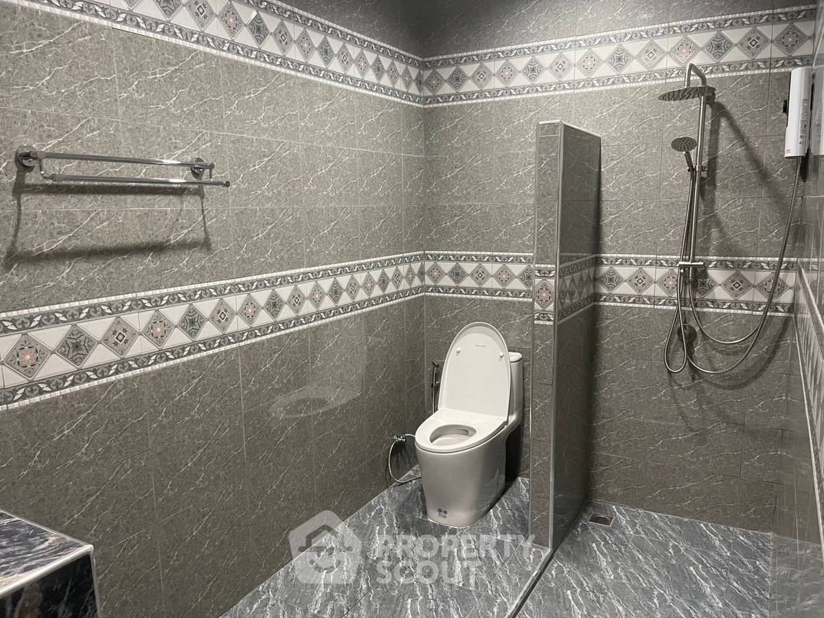รูป บ้าน 3 ห้องนอน ขาย พร้อมเลี้ยงสัตว์ได้ หมู่บ้านพาร์ควิลเลจ พัทยาตะวันออก (นาจอมเทียน) (ID 2202151) - รูปที่ 22/48