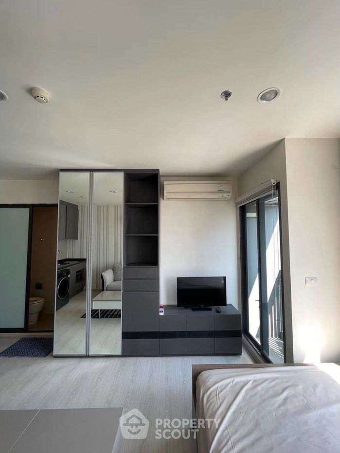 picture Well-Priced? 1-BR 23 Sqm For sale at Rhythm Asoke, 300m to MRT Phra Ram 9 (ID 2201971) - 1/7