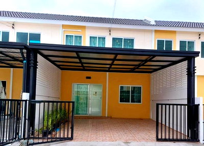 Townhouses for sale วิทยาลัยเทคนิคปทุมธานี : FOR SALE  TOWNHOUSE PROPERTY  2590000 BAHT.