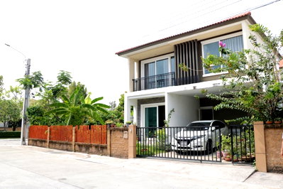 บ้านเดี่ยว ถนนกรุงเทพ-ชลบุรี มอเตอร์เวย์ : 📢 ขาย บ้าน โกลเด้น วิลเลจ อ่อนนุช-พัฒนาการ  💰 ราคา 6,000,000 ล้าน หลังมุม ใกล้ 🚇 Airport Link สถานีทับช้าง